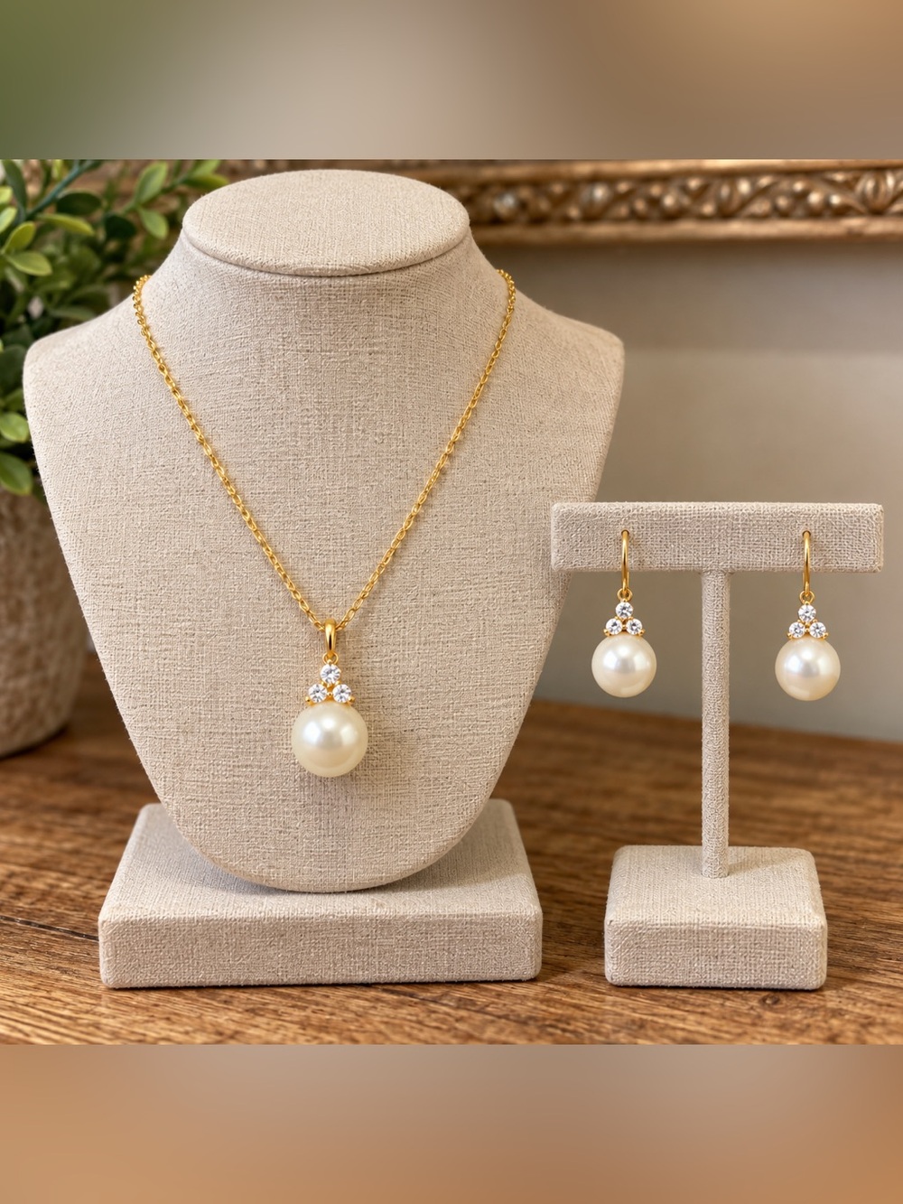 Avon Gold and Cream Pearl Pendant Necklace with Matching Drops